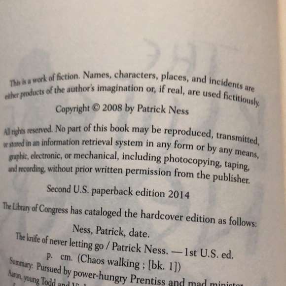 THE KNIFE OF NEVER LETTING GO & WHAT SHOUD BE WILD lot of 2 paperbacks thrillers - Picture 7 of 10